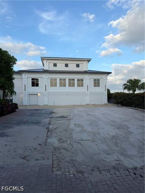 4700 Yacht Harbor Dr 622, Naples FL - photo 7 of 50