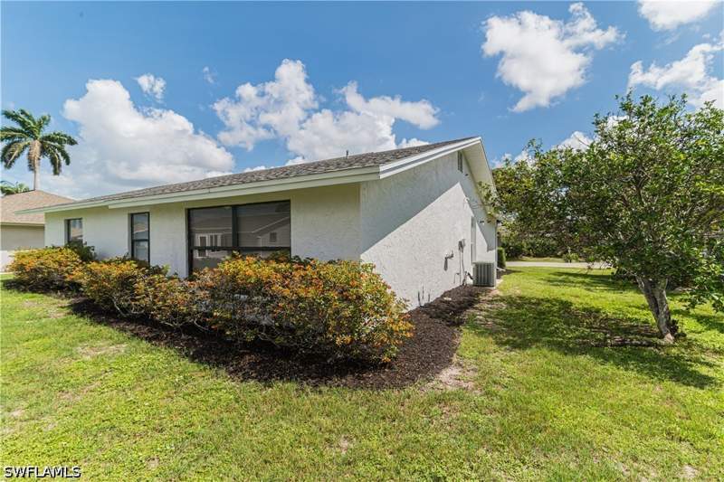 3 bedroom Detached at 107 Blue Ridge Dr 21, Shenandoah Estates, Naples — photo 2