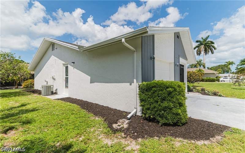 3 bedroom Detached at 107 Blue Ridge Dr 21, Shenandoah Estates, Naples — photo 3