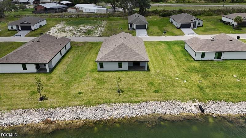 4 bedroom SingleFamilyResidence at 815 Gen D Macarthur Ave, Labelle, Labelle — photo 4