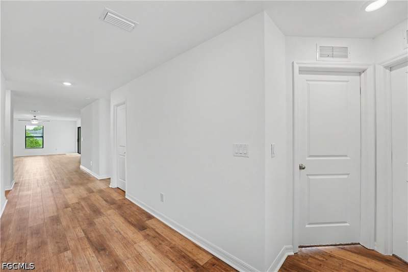 5 bedroom SingleFamilyResidence at 835 Gen D Macarthur Ave, Labelle, Labelle — photo 5