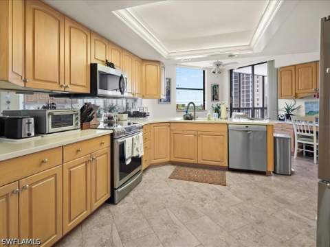 6075 Pelican Bay Blvd 506, Naples FL - photo 7 of 47