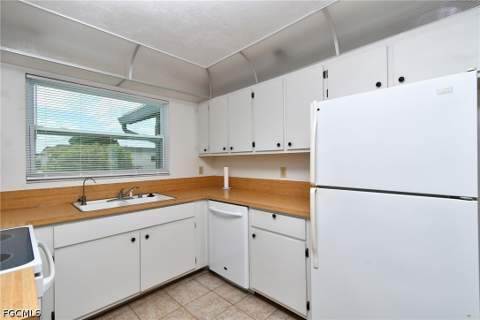 10572 Quincy Ct, Lehigh Acres FL - photo 17 of 33