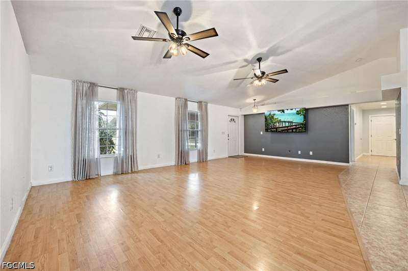 3 bedroom SingleFamilyResidence at 7764 14th Pl, Labelle, Labelle — photo 4