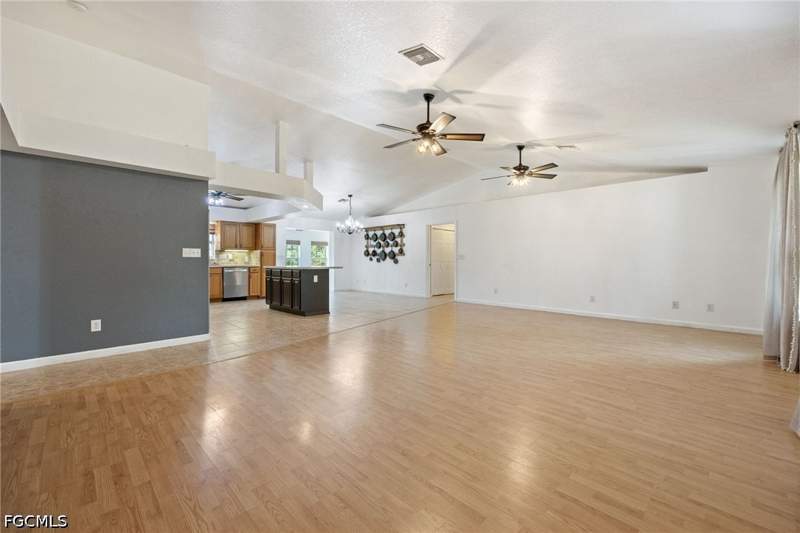 3 bedroom SingleFamilyResidence at 7764 14th Pl, Labelle, Labelle — photo 5