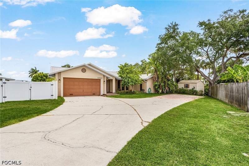3 bedroom SingleFamilyResidence at 13520 Island Rd, River Forest, Fort Myers — photo 3