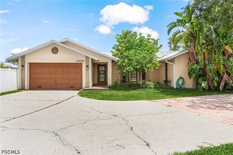 3 bedroom SingleFamilyResidence at 13520 Island Rd, River Forest, Fort Myers — photo 4