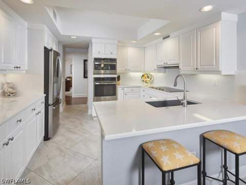 7225 Pelican Bay Blvd 203, Naples FL - photo 7 of 29