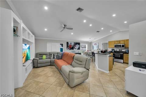 1502 SE 2nd Pl, Cape Coral FL - photo 6 of 20