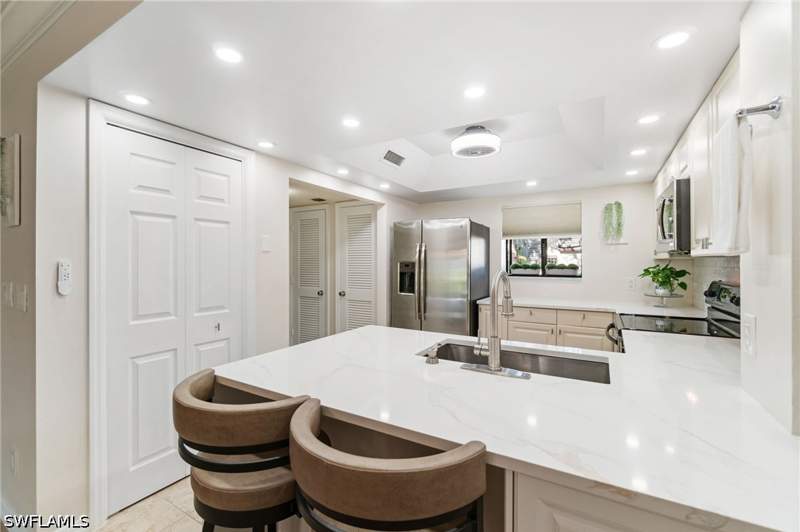 2 bedroom Condominium at 1526 Oyster Catcher Pt 1526A, Naples Bath And Tennis Club, Naples — photo 5