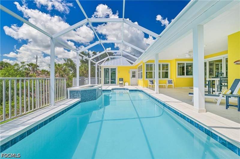 5 bedroom SingleFamilyResidence at 335 Cowry CT, SOUTH CAPERS, Sanibel — photo 1