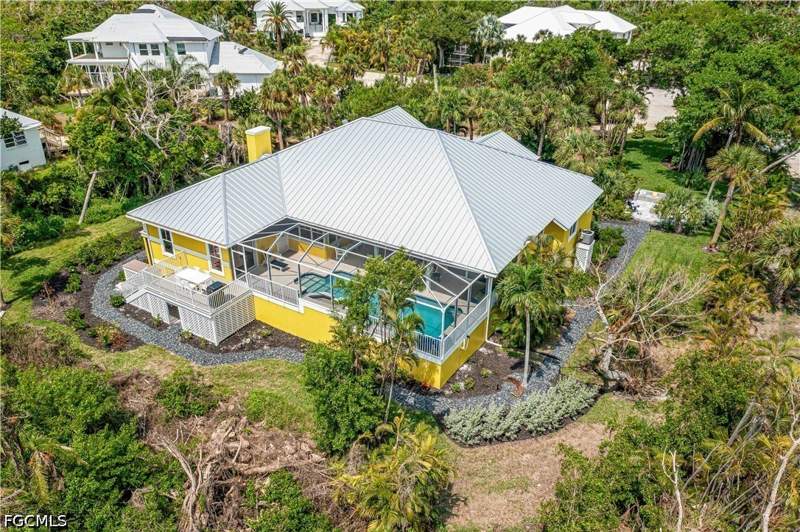 5 bedroom SingleFamilyResidence at 335 Cowry CT, SOUTH CAPERS, Sanibel — photo 2