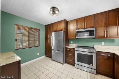 7761 Jewel Ln 102, Naples FL - photo 13 of 46