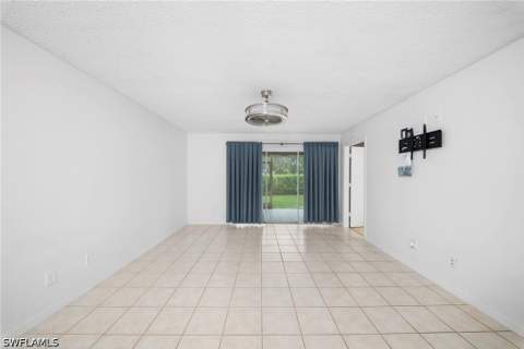 7761 Jewel Ln 102, Naples FL - photo 19 of 46
