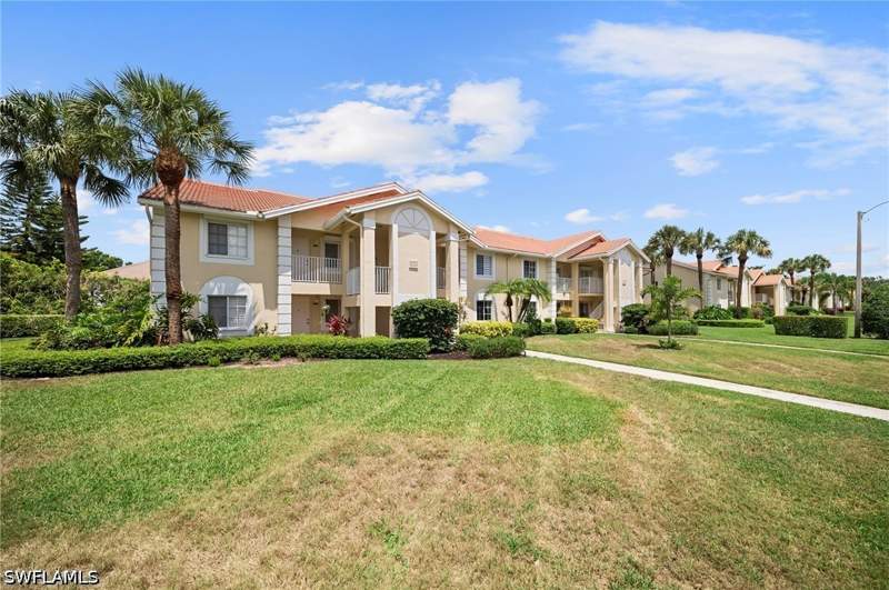 2 bedroom Condominium at 7761 Jewel Ln 102, Villages At Emerald Lakes, Naples — photo 2