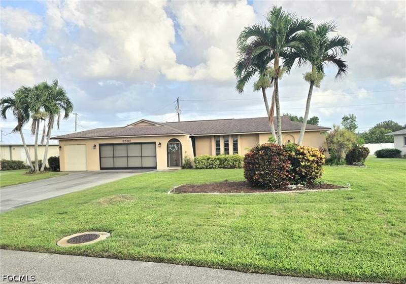 3 bedroom SingleFamilyResidence at 3507 SE 3rd Ave, Cape Coral, Cape Coral — photo 4
