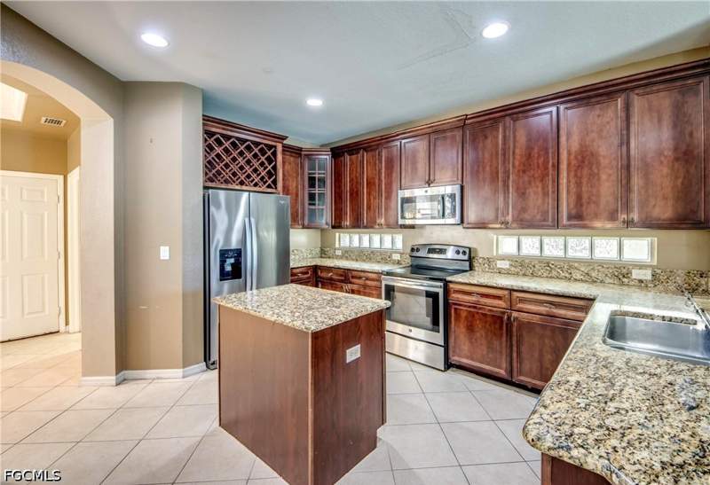 5 bedroom SingleFamilyResidence at 17026 Tremont St, Catalina Isles, Fort Myers — photo 5