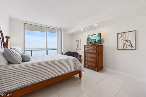 3000 Oasis Grand Blvd 1705, Fort Myers FL - photo 10 of 32