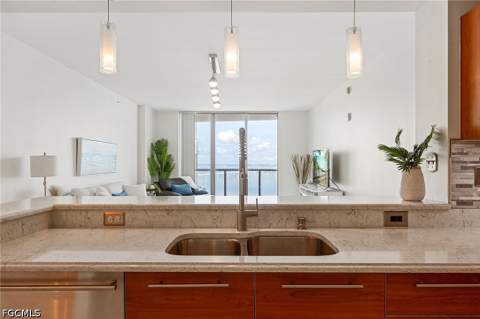3000 Oasis Grand Blvd 1705, Fort Myers FL - photo 8 of 32