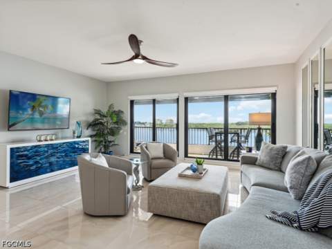 232 La Peninsula Blvd 232, Naples FL - photo 12 of 44