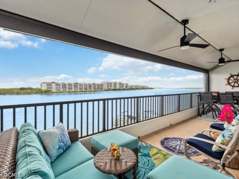 232 La Peninsula Blvd 232, Naples FL - photo 24 of 44