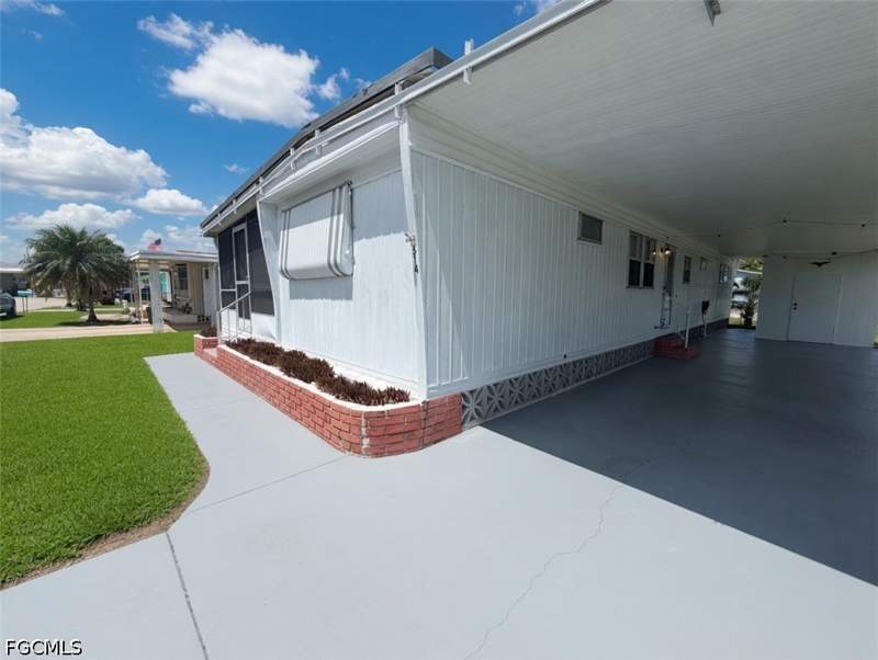 2 bedroom ManufacturedHome at 514 Blossom Ct, Forest Park Mobile Home, North Fort Myers — photo 2