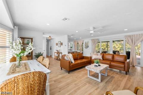 9428 Moonlight Dr, Sanibel FL - photo 6 of 41