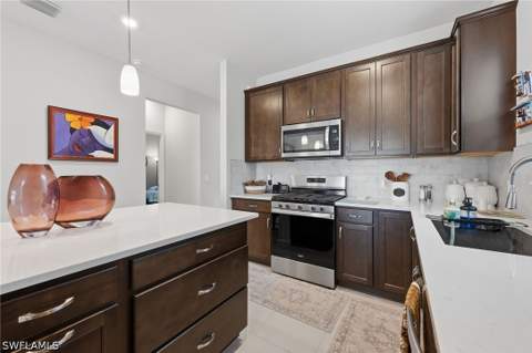 24882 Marina Del Ray Dr, Bonita Springs FL - photo 16 of 40
