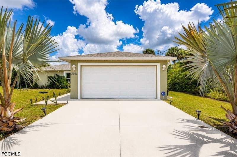 3 bedroom SingleFamilyResidence at 3061 NW Beechwood Cir, Port Labelle, Labelle — photo 2