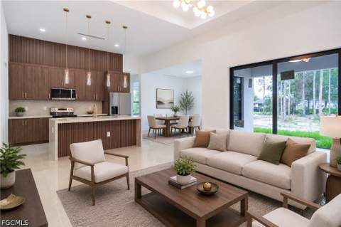 915 Lincoln Ave, Lehigh Acres FL - photo 6 of 37