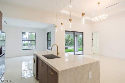 915 Lincoln Ave, Lehigh Acres FL - photo 7 of 37