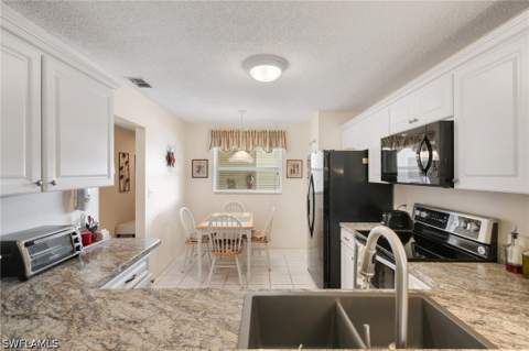 685 Squire Cir 204, Naples FL - photo 9 of 32