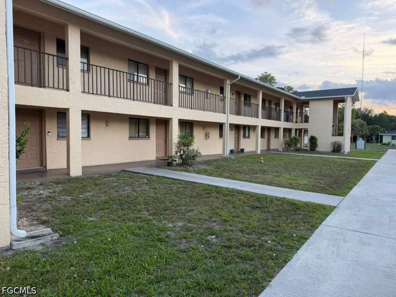 2 bedroom Condominium at 618 Gerald Ave 415, Gulf Place Condo, Lehigh Acres — photo 2