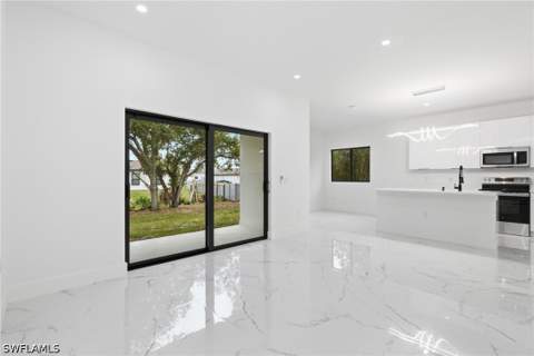 161 Blackstone Dr, Fort Myers FL - photo 10 of 25