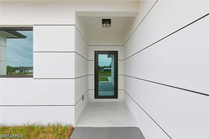3 bedroom SingleFamilyResidence at 161 Blackstone Dr, Mirror Lakes, Fort Myers — photo 2
