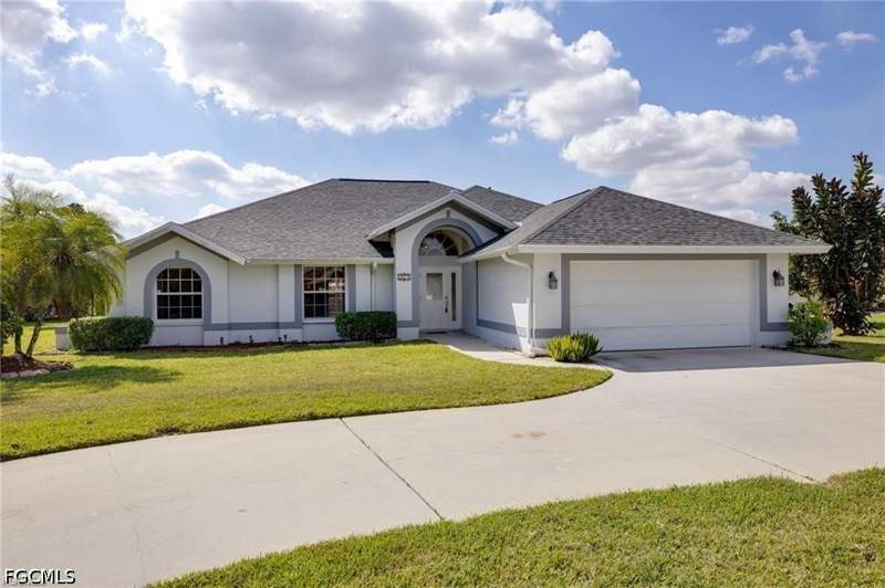 3 bedroom SingleFamilyResidence at 13376 Journeys End, River Forest Island, Fort Myers — photo 2