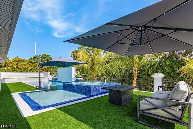 3 bedroom SingleFamilyResidence at 8800 Woodgate Manor Ct, Woodgate Estates, Fort Myers — photo 4