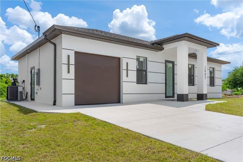 3 bedroom SingleFamilyResidence at 2803 1st ST W, LEHIGH ACRES, Lehigh Acres — photo 2