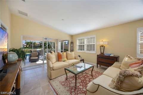 8149 Xenia Ln, Naples FL - photo 6 of 25