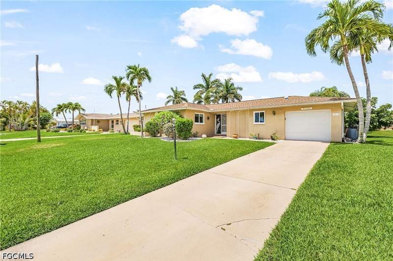 2 bedroom SingleFamilyResidence at 3018 SE 17th Pl, Cape Coral, Cape Coral — photo 4