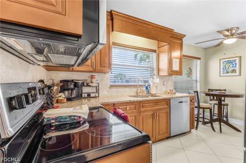 3022 SE 17th Pl, Cape Coral FL - photo 11 of 32
