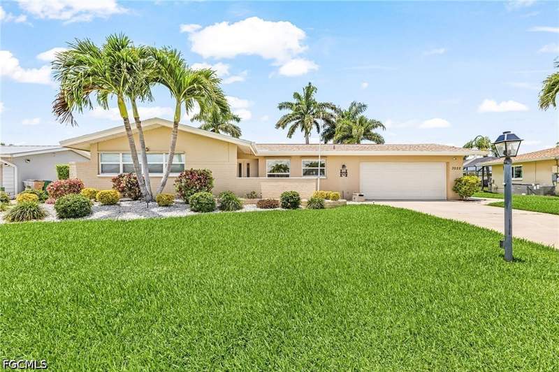 3 bedroom SingleFamilyResidence at 3022 SE 17th Pl, Cape Coral, Cape Coral — photo 3