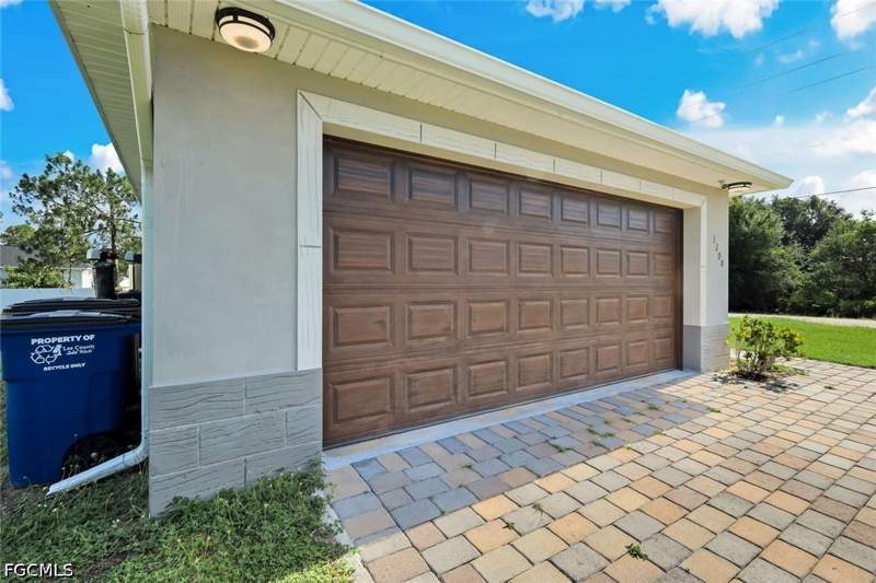 3 bedroom SingleFamilyResidence at 3200 41st St W, Lehigh Acres, Lehigh Acres — photo 2