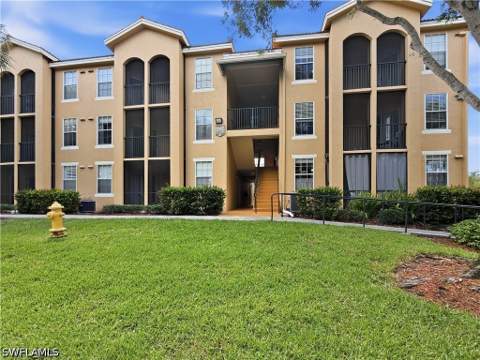 8687 River Homes Ln 4207, Bonita Springs FL - photo 7 of 10