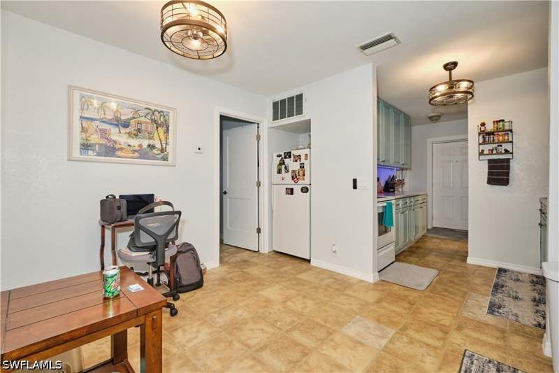 5 bedroom SingleFamilyResidence at 16820 Banyon Dr, Cottage Point Unrec, Fort Myers — photo 4