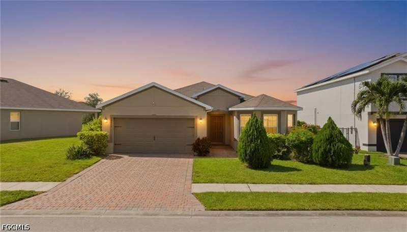 3 bedroom SingleFamilyResidence at 10884 Marble Brook Blvd, Marblebrook, Lehigh Acres — photo 2