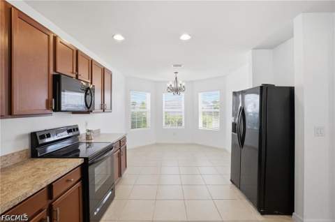10884 Marble Brook Blvd, Lehigh Acres FL - photo 7 of 33