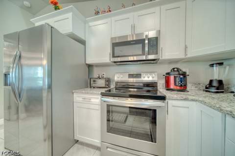 520 Wilmington Pkwy, Cape Coral FL - photo 10 of 47