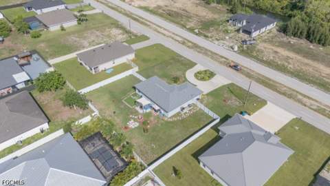 520 Wilmington Pkwy, Cape Coral FL - photo 13 of 47