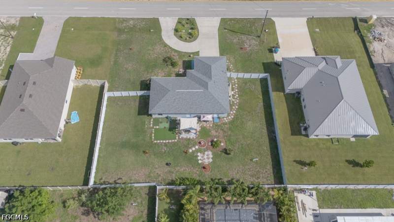 3 bedroom SingleFamilyResidence at 520 Wilmington Pkwy, Cape Coral, Cape Coral — photo 4